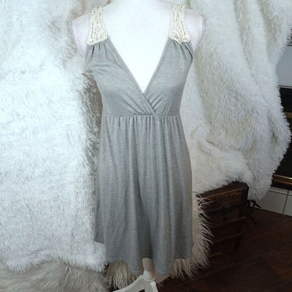 HYPNOTIZED GRAY & CREAM CROCHET DRESS SZ.S GUC - Picture 2 of 9